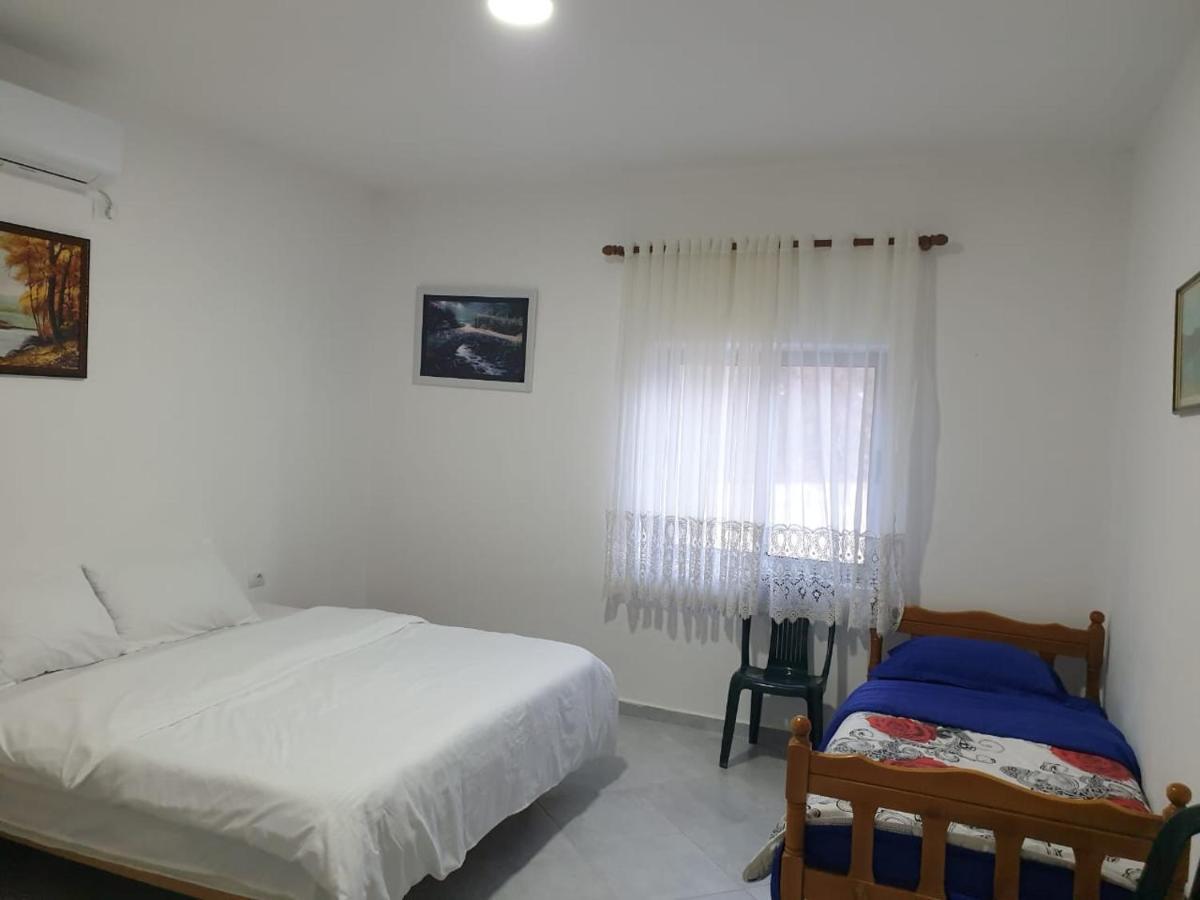 Bar-Restaurant-Hotel-Familja Klos 외부 사진